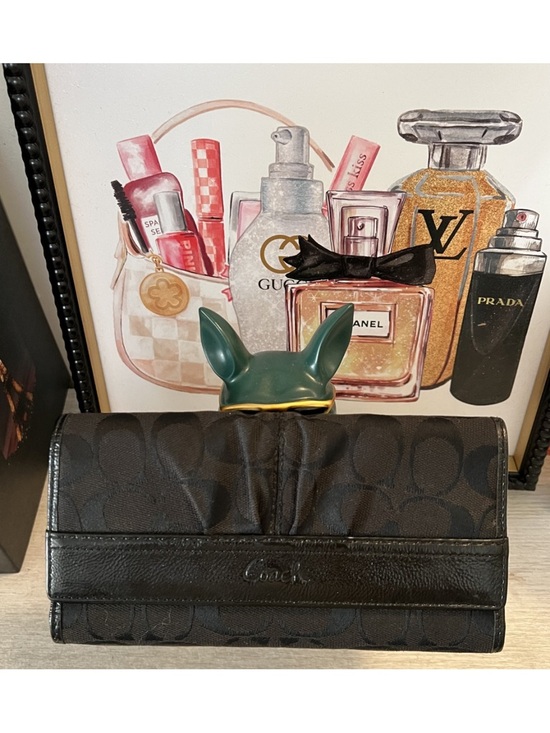 Coach Handbags - Coach Vintage Black Signature Jacquard Pleated Slim Envelope Wallet